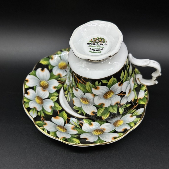 Royal Albert Flora Series Dogwood Tea Cup Saucer Set England Bone China - Picture 4 of 5